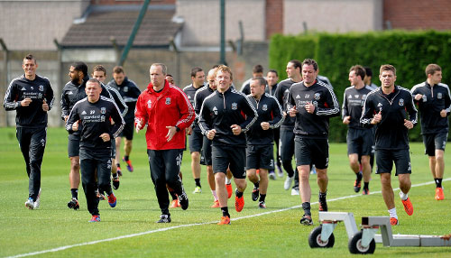 完美表现！哈维·西蒙斯半场传射建功，取得热刺生涯处子球