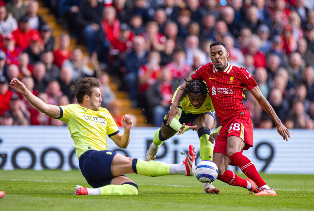 海港收官战闷平！媒体人热议：悲壮且幸运，没陈威早完蛋了