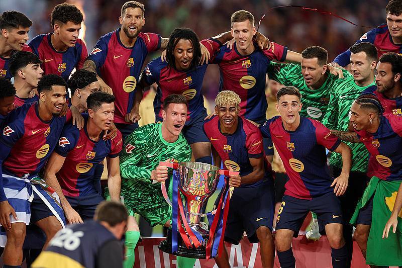 足球世界杯再次出现误判，慢镜头疯传（世界杯再现疑似误判，慢镜头刷屏网络）