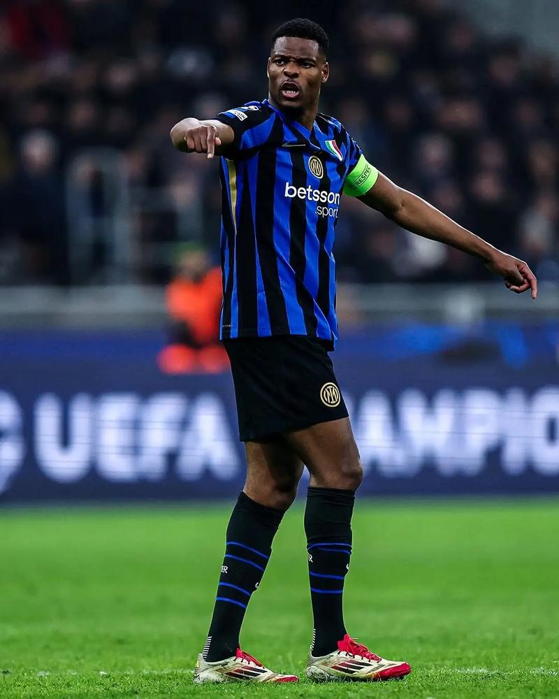 帕尔马vs乌迪内斯：库特罗内、马特奥-佩莱格里诺首发，扎尼奥洛、阿蒂尔-阿塔出战