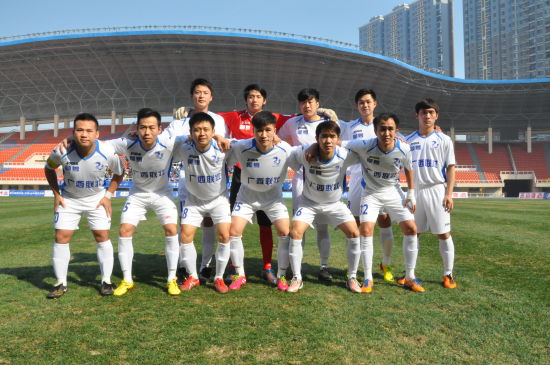 本菲卡旧将路易松晒照说在学习，照片显示他问AI足球总监职责（本菲卡名宿路易松晒学习照：向AI请教足球总监的职责）