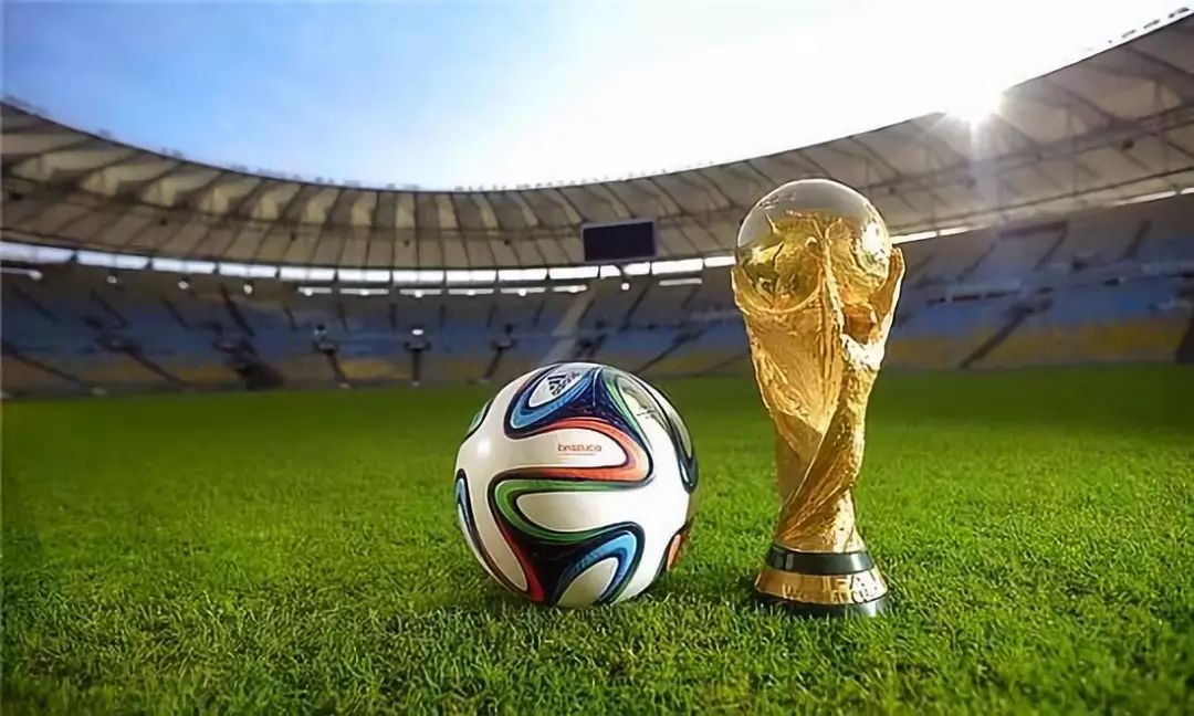 博主：萨拉赫将观看卡拉格解说曼联，俱乐部警告他的社媒动作