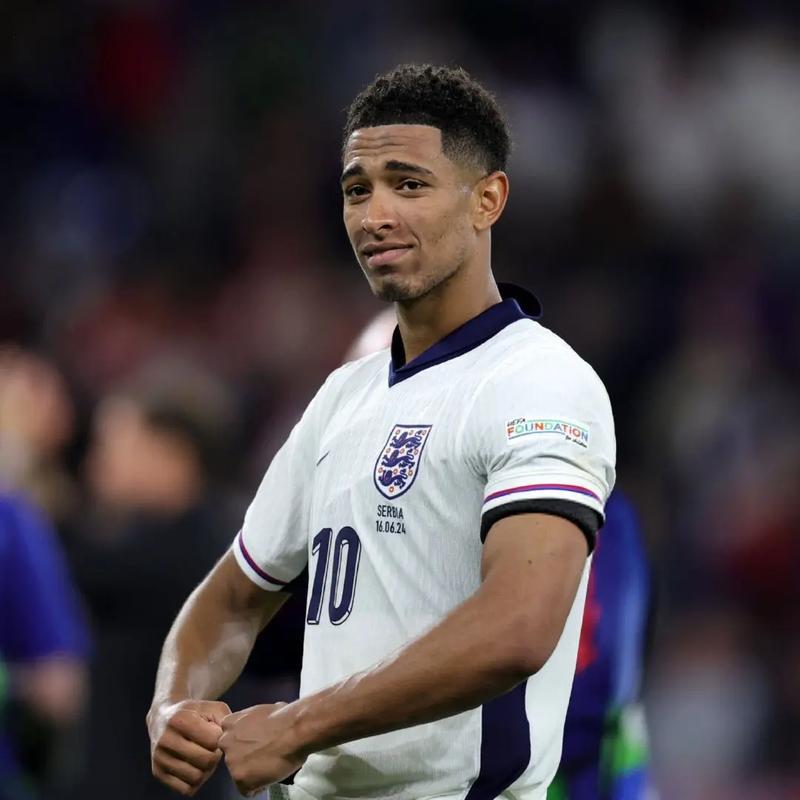 英超前瞻：利物浦久旱逢甘霖颓势暂止，桑德兰状态火热冲前四（英超前瞻：利物浦止颓迎回暖，桑德兰火热状态剑指前四）