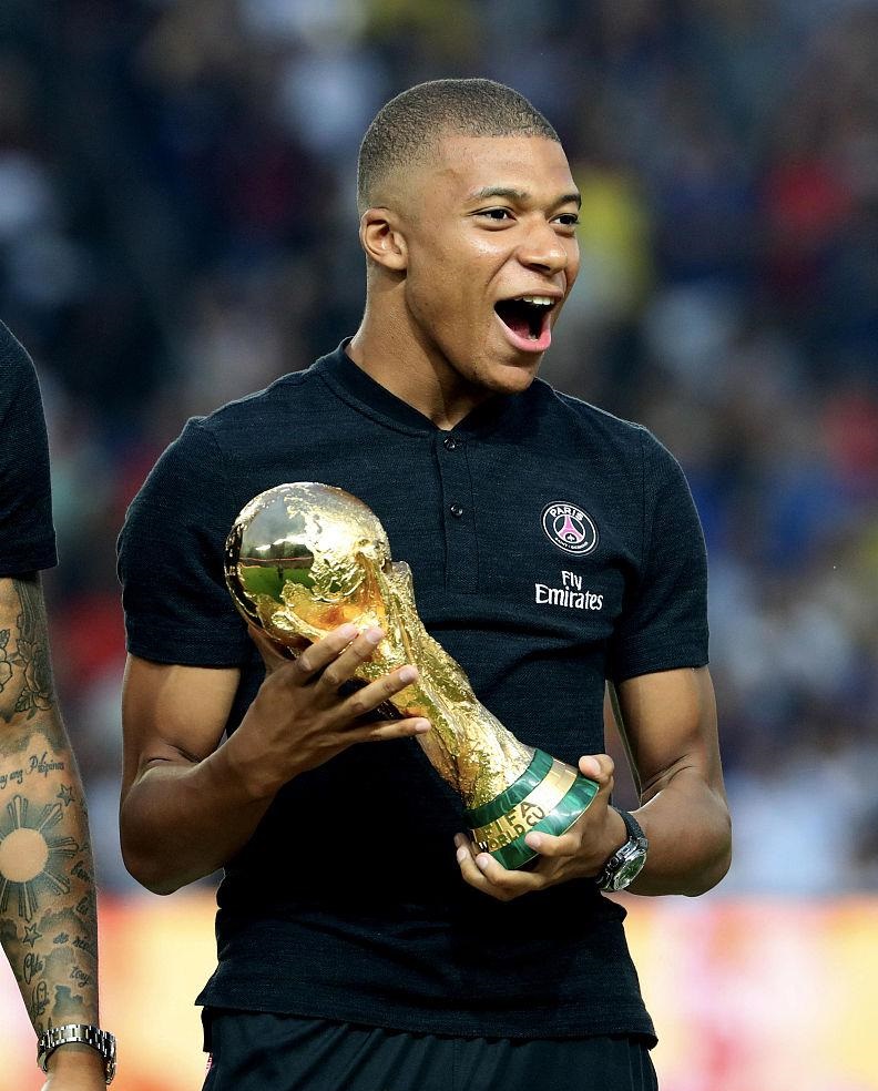 地上足球：没有C罗会更好？葡萄牙已陷入内斗风暴！（地上足球：葡萄牙内讧升级，没了C罗会否更强？）