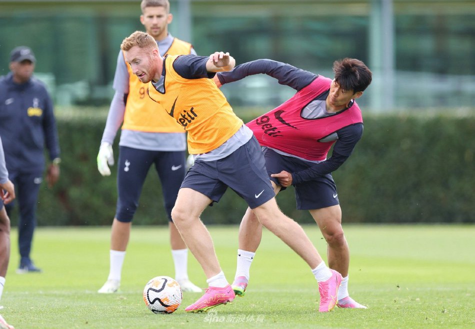 记者：米兰总价800万欧报价门将雨果·索萨，被科林蒂安拒绝（记者：米兰出价800万欧求购门将雨果·索萨，遭科林蒂安回绝）