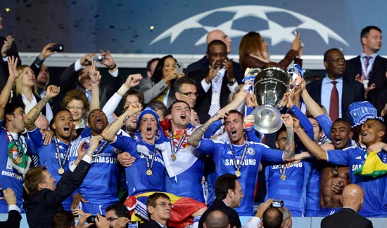 德甲半场：安塞尔米诺建功，多特蒙德暂1-0勒沃库森（半场战报：安塞尔米诺破门，多特蒙德暂以1-0领先勒沃库森）