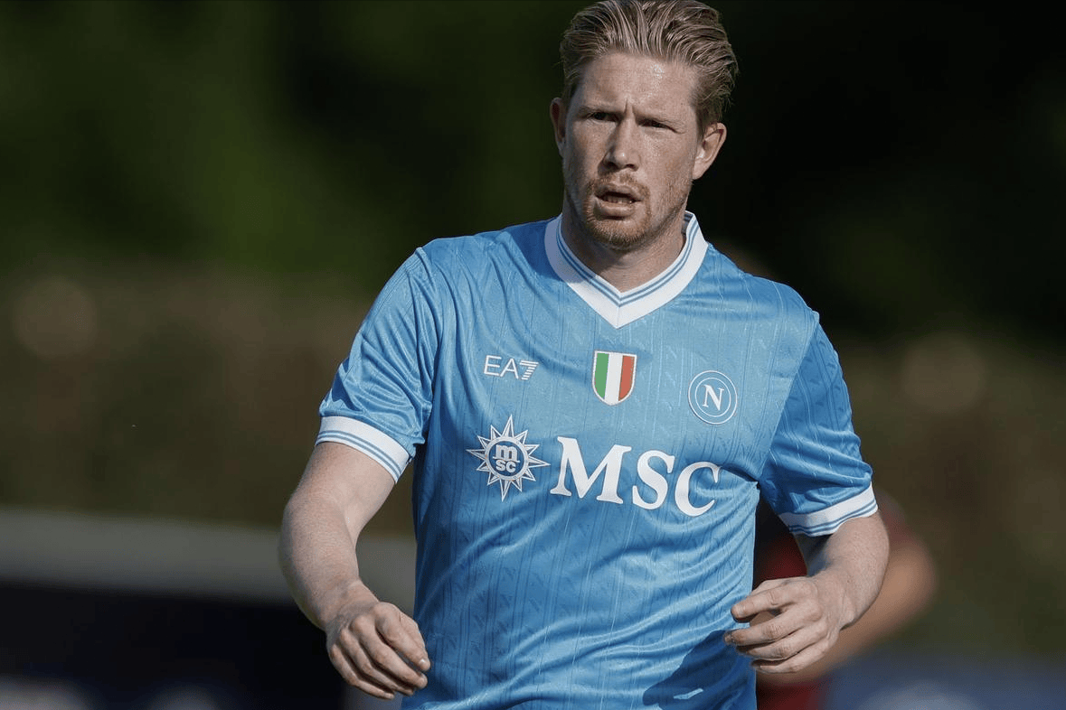 曼联冬窗寻找中场，瞄准加拉格尔欲低成本补强（曼联冬窗补强中场，加拉格尔成低价目标）