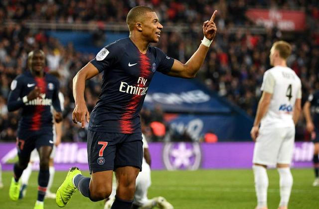 意甲奇妙世界：斯帕莱蒂与孔蒂的角色变换与霍伊伦德的惊艳表现（意甲奇境记：斯帕莱蒂与孔蒂互换剧本，霍伊伦德惊艳登场）