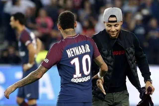 未能晋级世界杯！官方：哥斯达黎加国家队主教练赫雷拉下课（官方宣布：无缘世界杯，哥斯达黎加主帅赫雷拉下课）